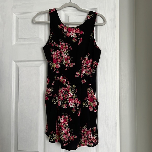 ONE CLOTHING LA, size M, romper - Picture 5 of 6